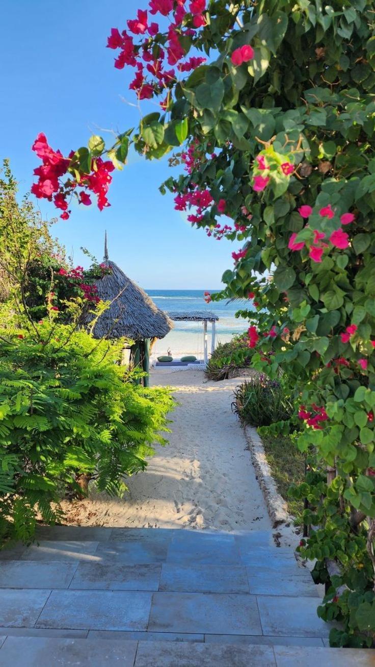 Tiwi Beach Resort & Spa Mombasa Bagian luar foto